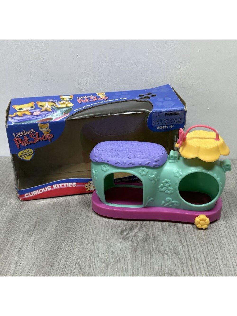 Hasbro Littlest Pet Shop (LPS) Curious Kitties Playset No Figures Included